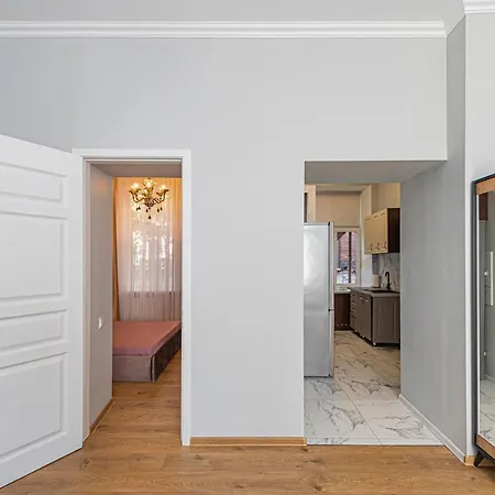 Prestigious Center With Free Parking By Polo *