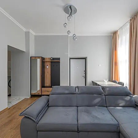 Prestigious Center With Free Parking By Polo *