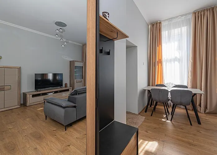 Prestigious Center With Free Parking By Polo *