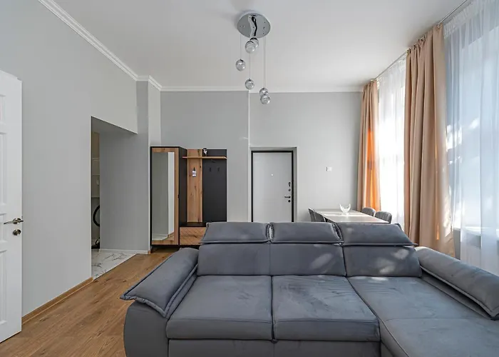 Prestigious Center With Free Parking By Polo *